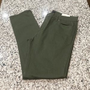 Never worn H&M mid rise slim fit pants